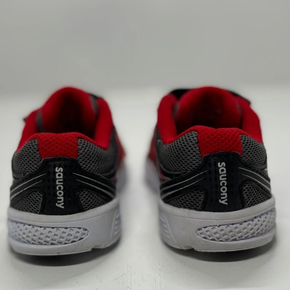 Saucony Kids Red Black Running Sneakers Size 6M Hook & Loop Shoes